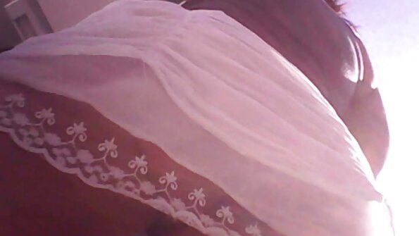 शाब्दीत पोर्नस्टार अण्णा बेल पीक्स पीओव्ही पॉर्न मध्ये डिक काम करते