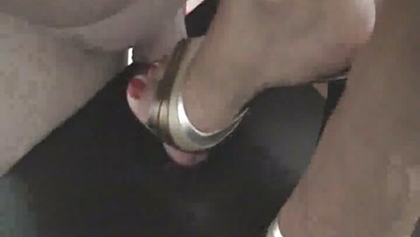 गट संभोग अननुभवी मुलींच्या लैंगिक शिक्षणातील अंतर भरून काढतो