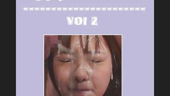 खडबडीत माणूस त्याच्या सुंदर गोरी सावत्र मुलीला चोदत आहे